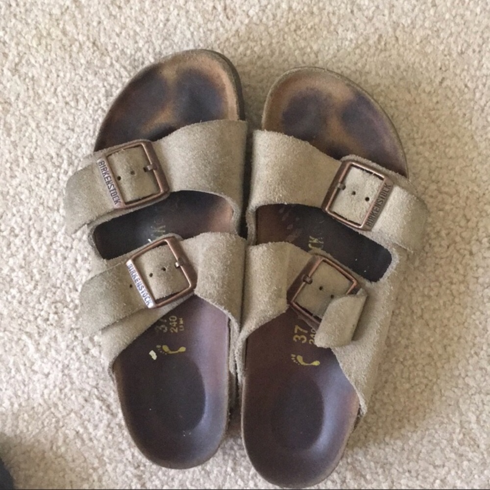 Suede Arizona Birkenstocks size 7